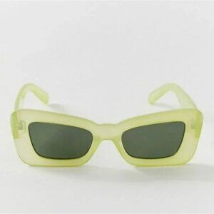 NEW urban outfitters kittie rectangle sunglasses 🤍